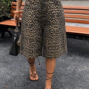 Alternative view of Kadın Yüksek Bel Leopar Desen Detaylı Kısa Kot şort