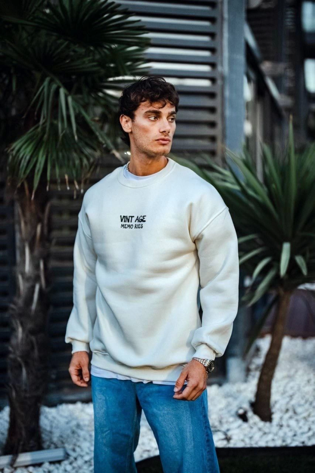 Oversize Bisiklet Yaka Üç İplik Baskılı SweatShirt - Beyaz - Görsel 3