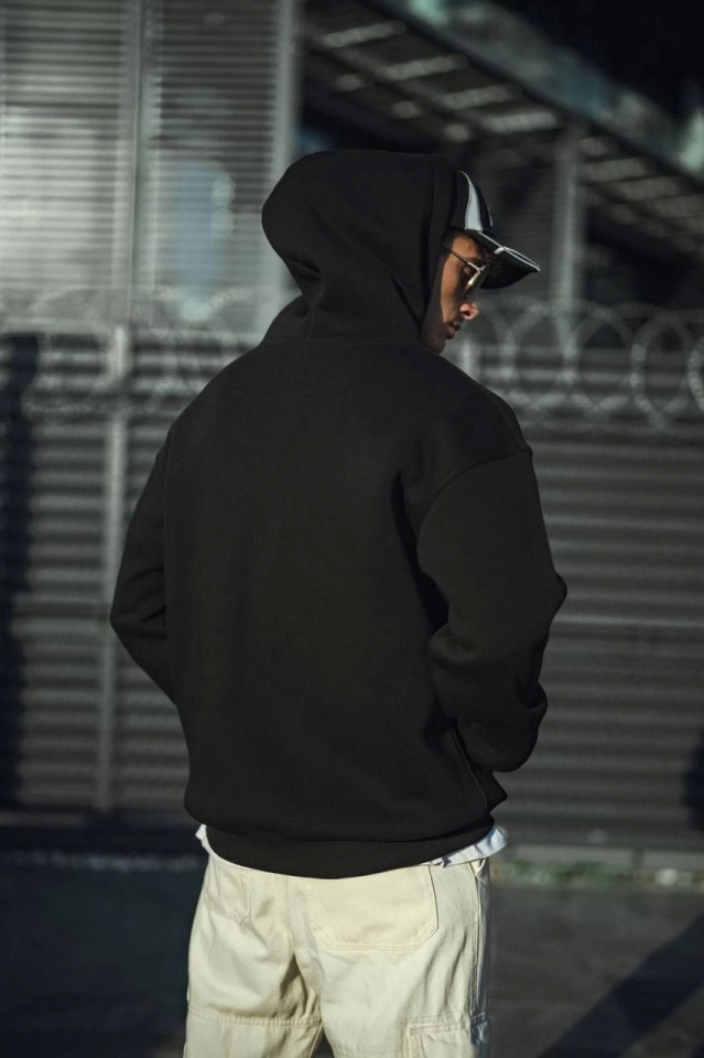 Üç İplik Penye Kapşonlu Basic SweatShirt - Siyah - Görsel 2