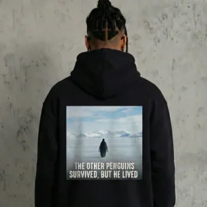 Alternative view of Siyah Oversize Hoodie - Sırt Baskılı Survivor Penguin Temalı, Felsefi Yazılı Kapüşonlu Sweatshirt - Siyah