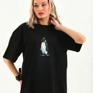 Alternative view of Oversize Tişört - Sırt Baskılı Survivor Penguin Temalı, Felsefi Yazılı Bisiklet Yaka Tişört - Siyah