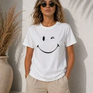 Alternative view of Minimal Gülümseyen Yüz Baskılı Tişört Kısa Kol Yazlık T-Shirt - Beyaz