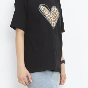 Alternative view of 14 Şubat Sevgililer Günü Leopar Kalp Baskılı Oversize Bisiklet Yaka T-shirt - Siyah