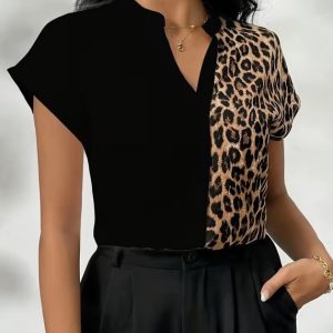 Alternative view of Kadın Kısa Kollu V Hakim Yakalı Leopar Desenli Sandy Bluza