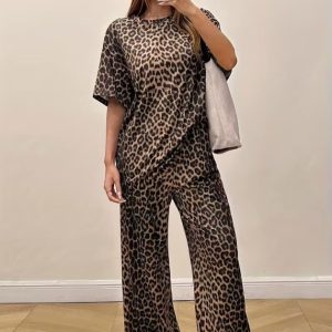Kadın Kısa Kollu Bisiklet Yaka Iki Iplik Leopar Desenli Bluz Ve Pantolon Ikili Takım